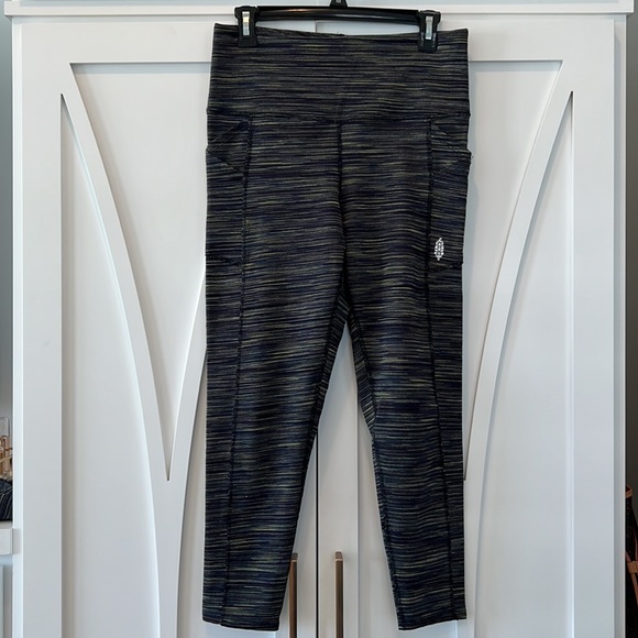 Free People Movement set - Picture 5 of 8